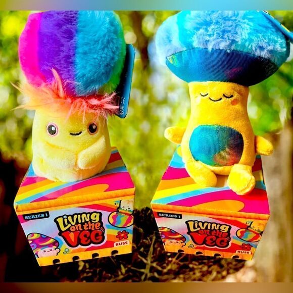 LIVING ON THE VEG RUSS KELLYTOYS FUN GUY SERIES #1 MUSHROOMS “QUINN & ZEEK”~NEW - Picture 1 of 11